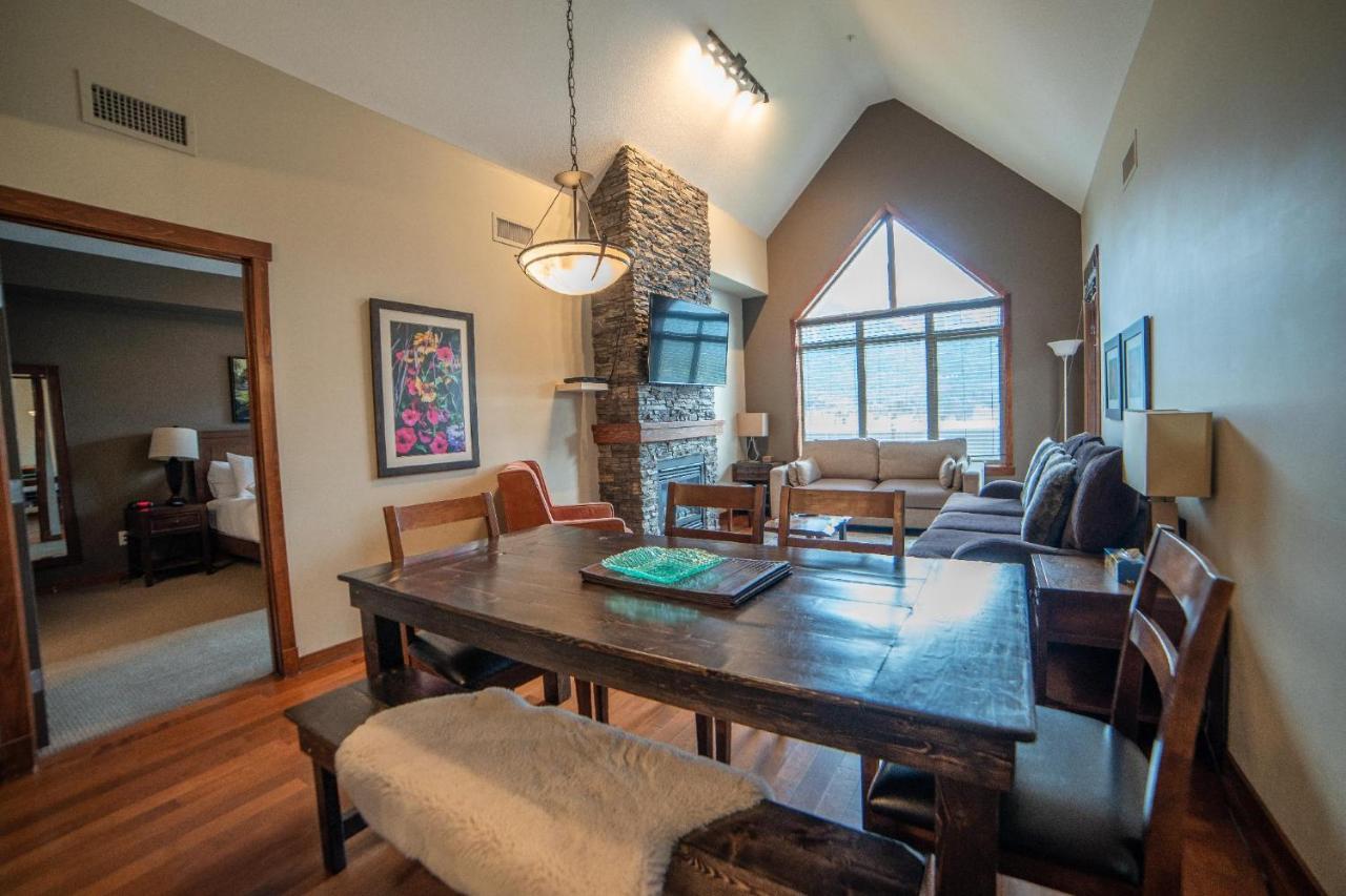 Spacious Penthouse Suite-King Beds-Pool & Hot Tub Canmore Dış mekan fotoğraf